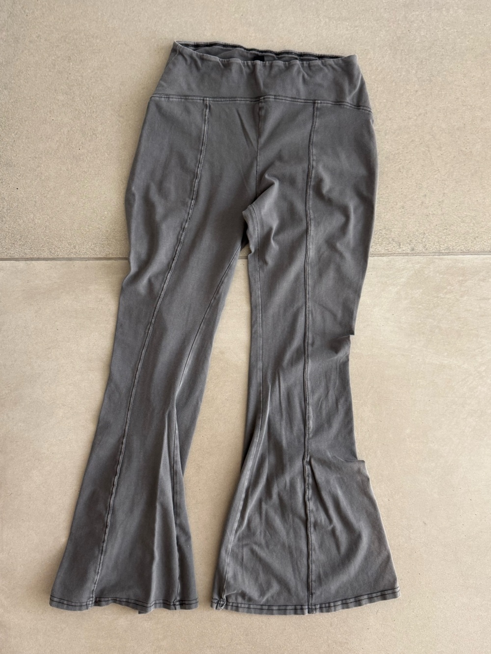 Women's urban outfitters Flare leggings in Charcoal Gray